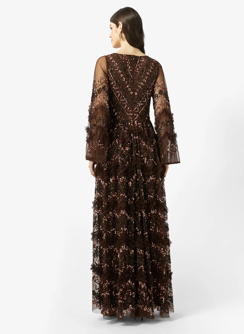 مايا فستان ماكسي طويل الأكمام مزين بكشكشة فاخرة